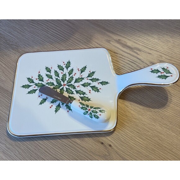 Lenox Holiday Paddle Cheese Board Holly Berry EUC W Box - Picture 3 of 12